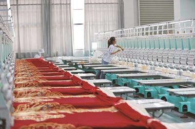 火熱生產 紡織業的繁榮與挑戰