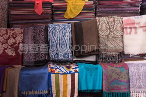 多色紡織品與針織品批發(fā)市場的機遇與挑戰(zhàn)